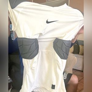 VERY GOOD CONDITION!!! Nike Pro Combat football Hyperstrong shirt in a men's L.
